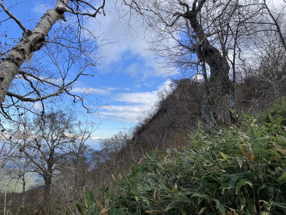 空沼岳頂上付近が見えてきた